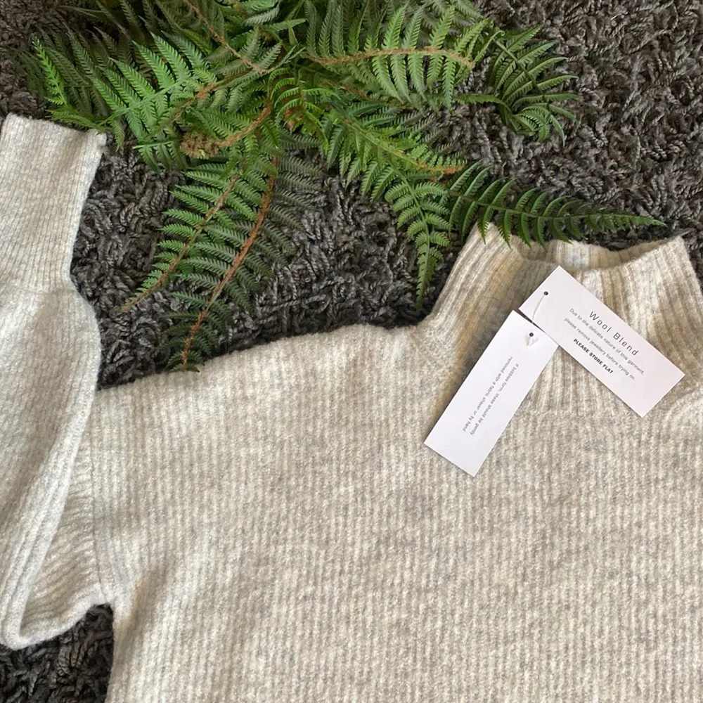 NWT French Connection Sweater - Image 4