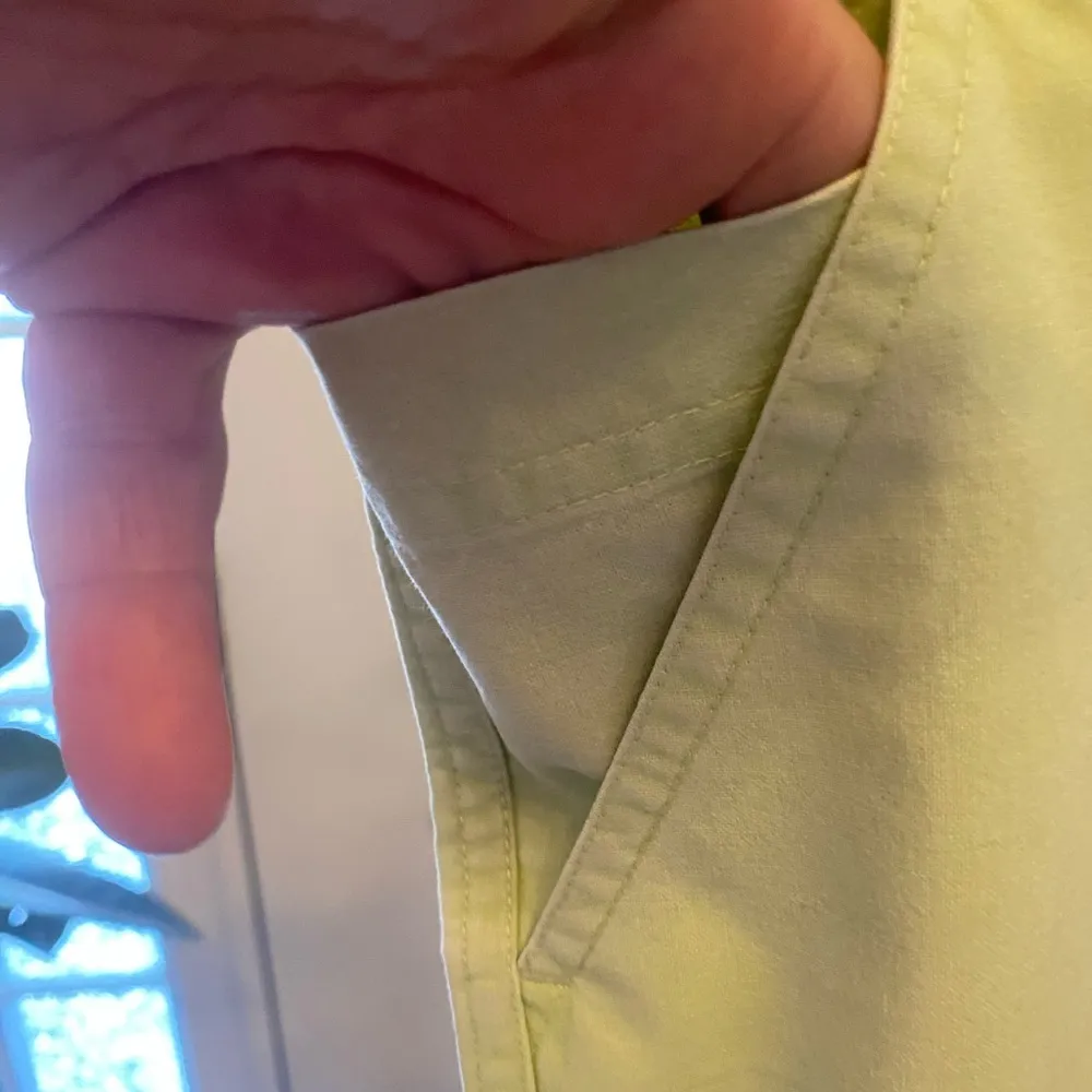 Eileen Fisher  MINT GREEN CARGO STYLE CAPRIS.  SIZE S - Image 4