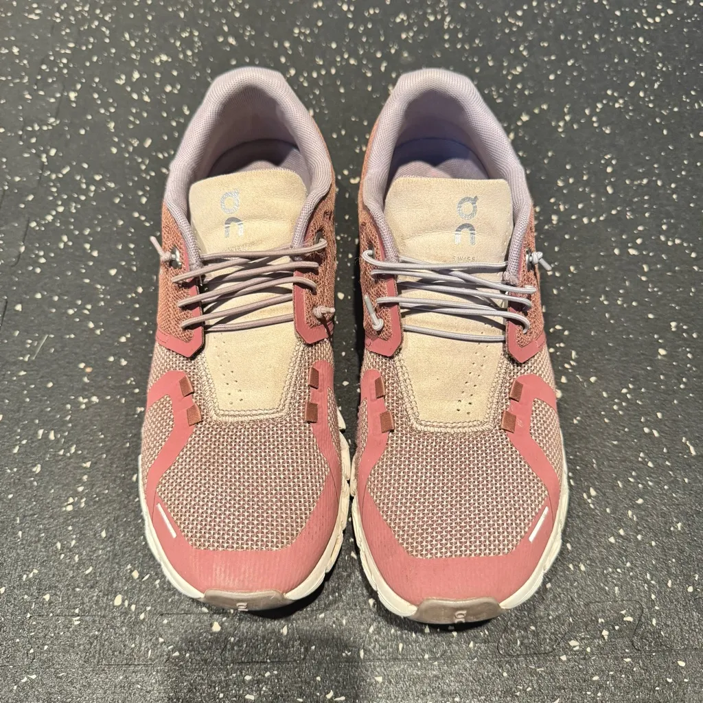 On Running On Cloud 5 Combo Sneakers Red / Brown & White | Size 7.5 - Image 4