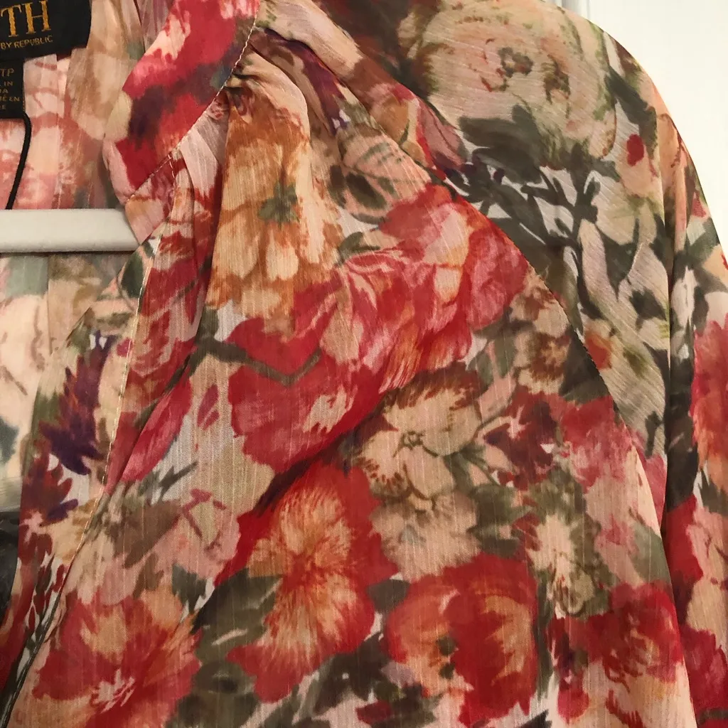 Truth by republic new blouse flowy floral fall colors women’s size XS NWT v neck - Image 5