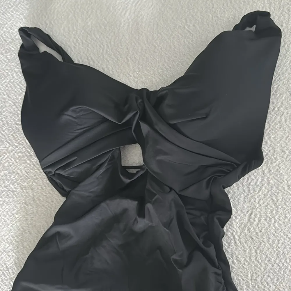 La Blanca Women's Island Goddess Twist Keyhole One Piece Swimsuit, Size 4, $115 - Image 7