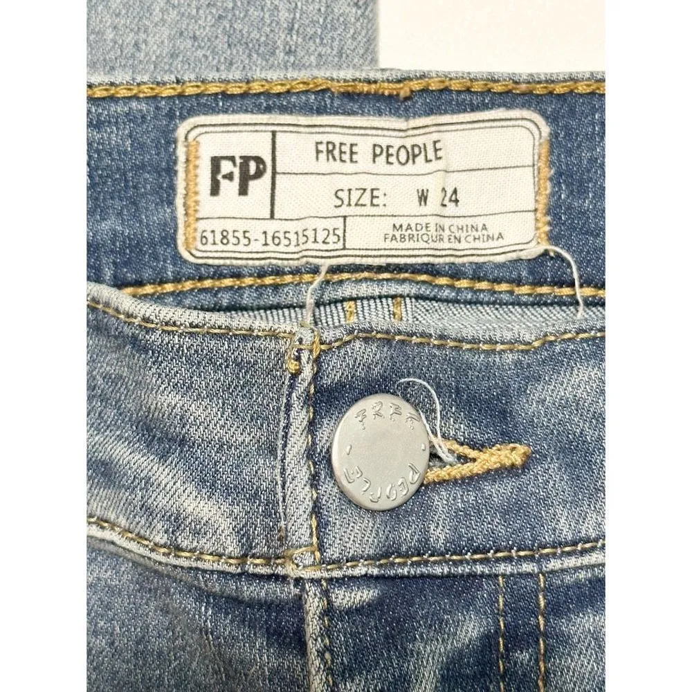 Free People Frayed Hem Distressed Mid Rise Skinny Jeans Blue‎ Stonewash Size 24 - Image 2