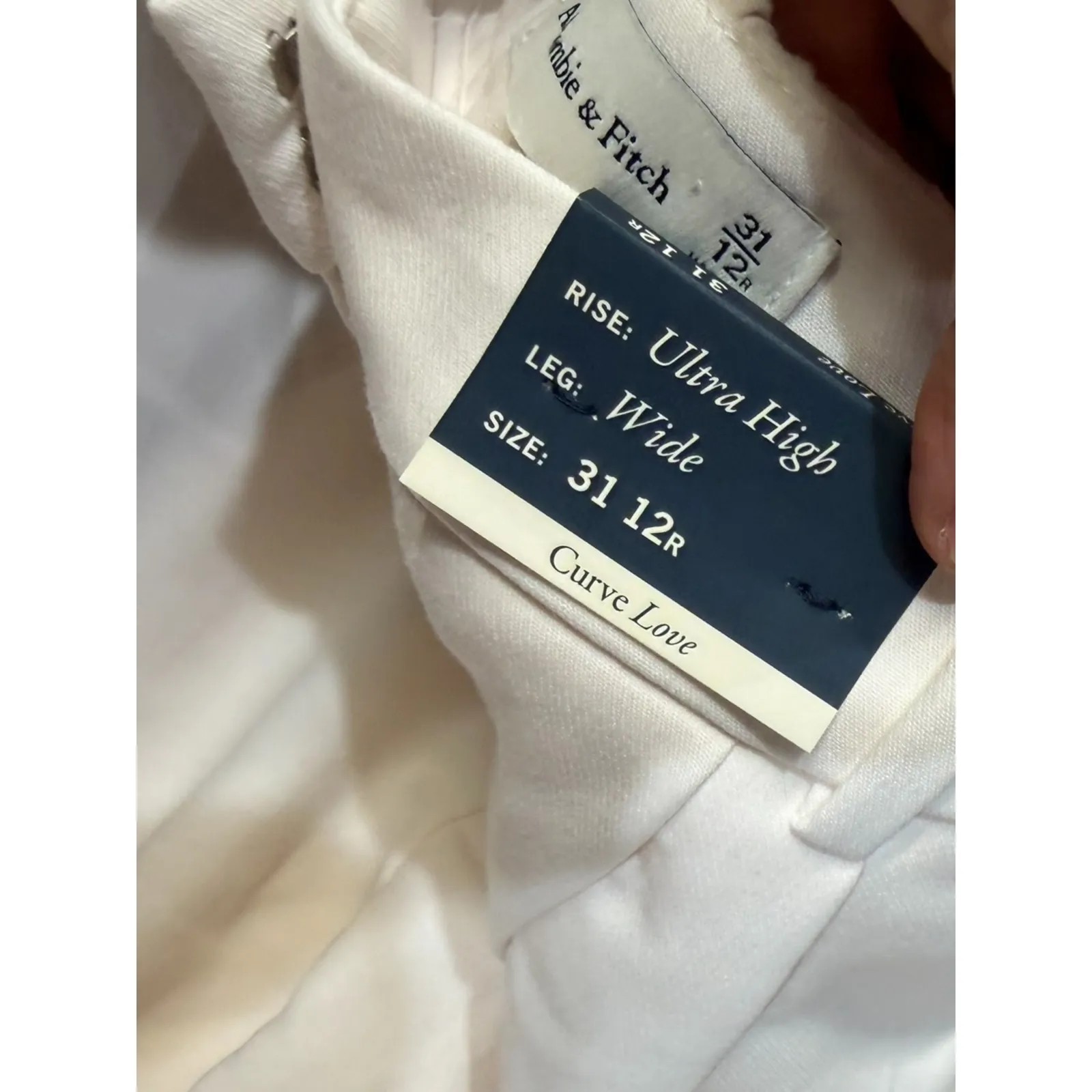 Abercrombie & Fitch Curve Love Sloane Crepe Tailored Wide Leg Pant - Image 4