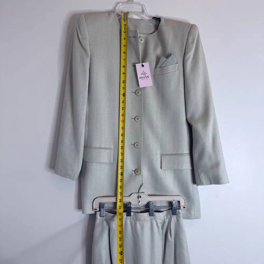 Kasper viscose Cream Blazer and Skirt Set blazer size 6 & skirt size 8 - Image 8