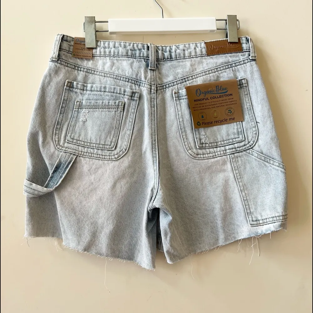 Light Acid Wash Vintage Fit High Rise Denim Shorts Size 29 - Image 6