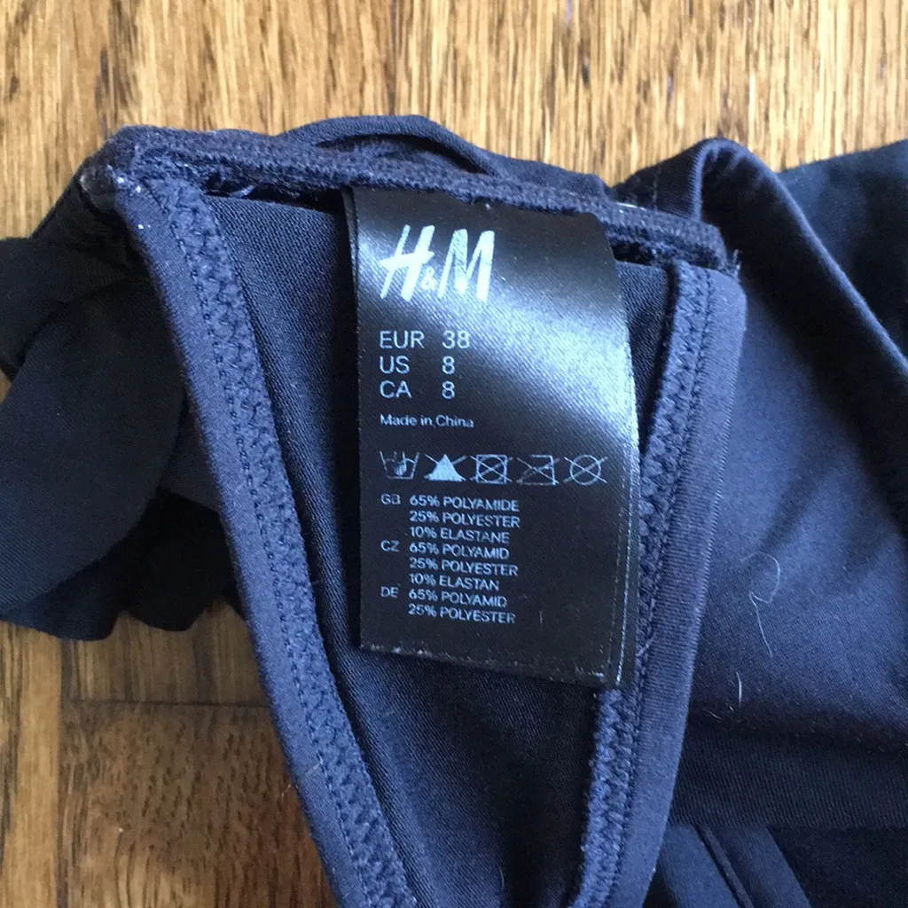 4/$15 H&M Black Ruffle Bandeau Bikini Top H&M - Image 3