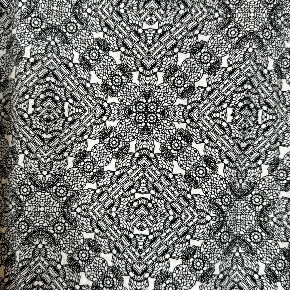 Plus Size Cacique White Black Geometric S/S Blouse Size 18/20 EUC #2521 - Image 6