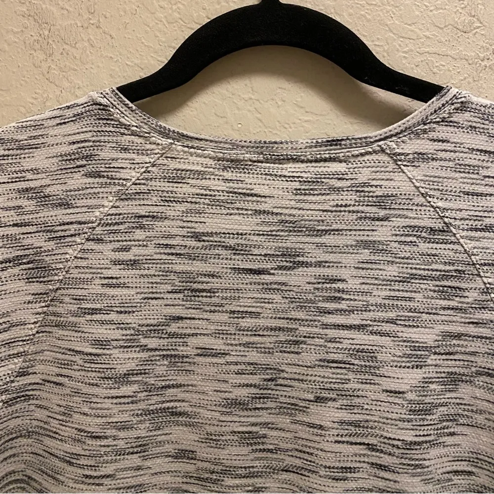 Lululemon Run Around Tee Tiger Space Dye Black White Size 8 - Image 7
