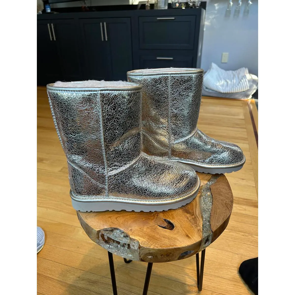 UGG CLASSIC SHORT METALLIC SPARKLE Leather Boots Women'sSz6 - Image 2
