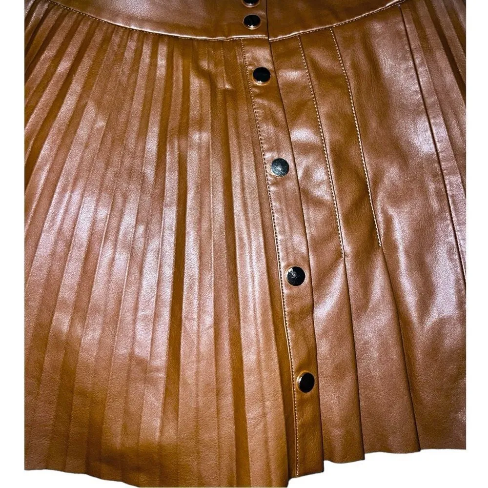 Zara brown faux leather pleaded snap front skater style skirt! - Image 9