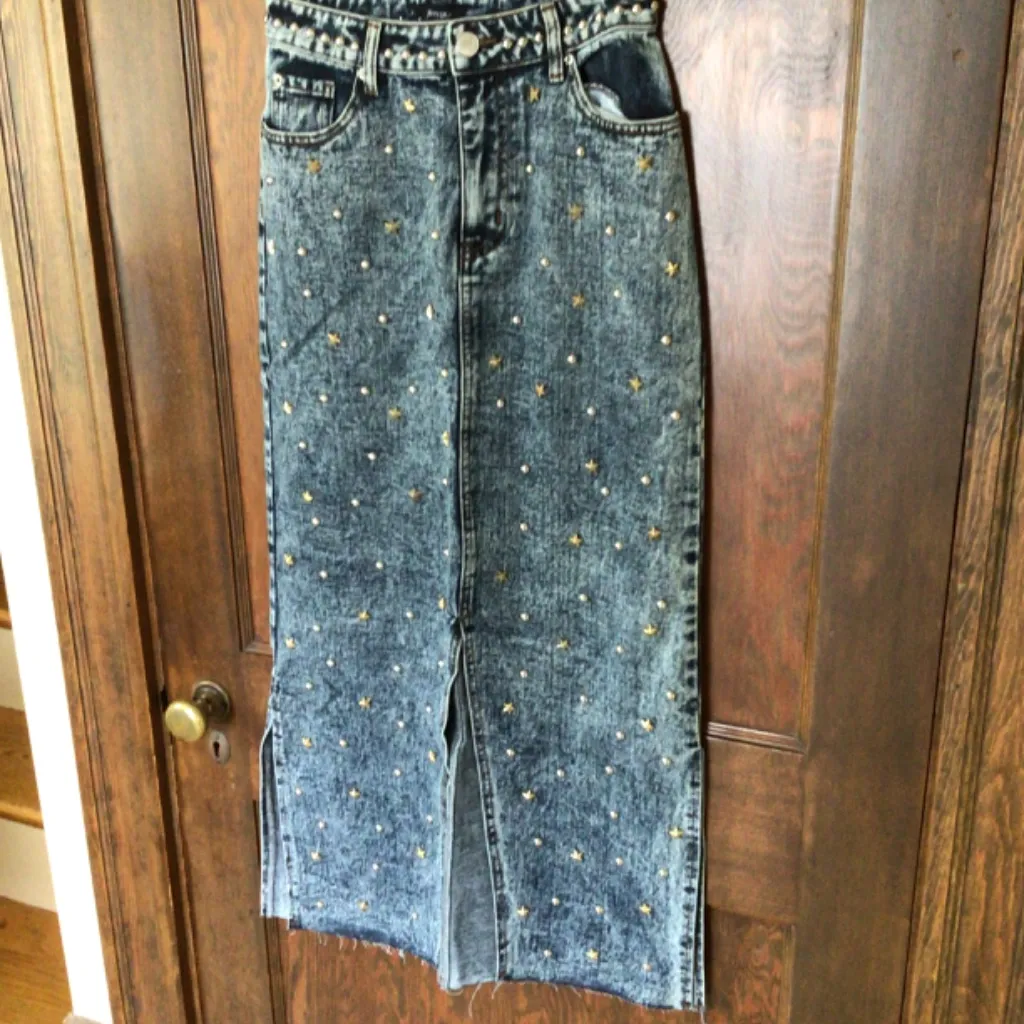 Nasty Gal Embellished Denim Maxi Skirt in medium wash sz 4 - Image 6