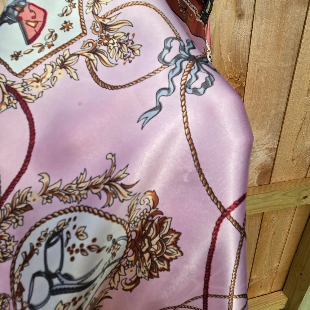 Large Silk - Image 6