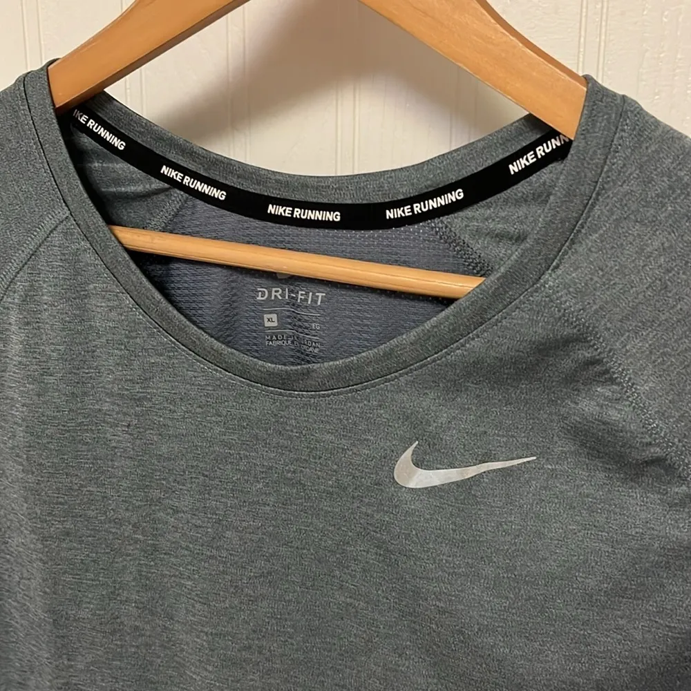 Nike Dri-fit Running Athletic Cut Short Sleeve T-Shirt Gray - Image 3