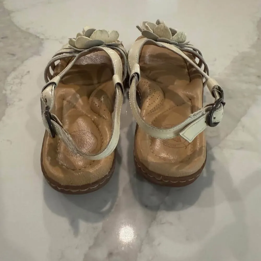 Nurture by Lamaze Slingback Flower Leather Sandals Women's 8.5M Beige Comfort Size 8.5 - Image 3