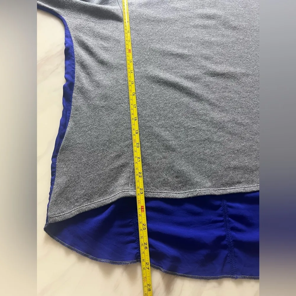 Calvin Klein  Woman’s Performance Quick Dry Long Sleeve Size M - Image 6