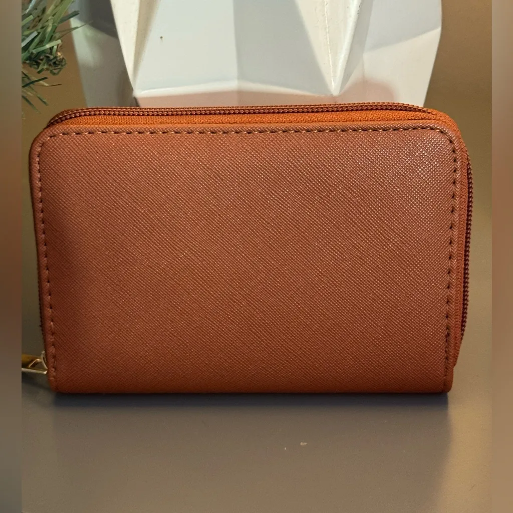 Weekend Classic Essential zip up Brown Wallet NWT - Image 3