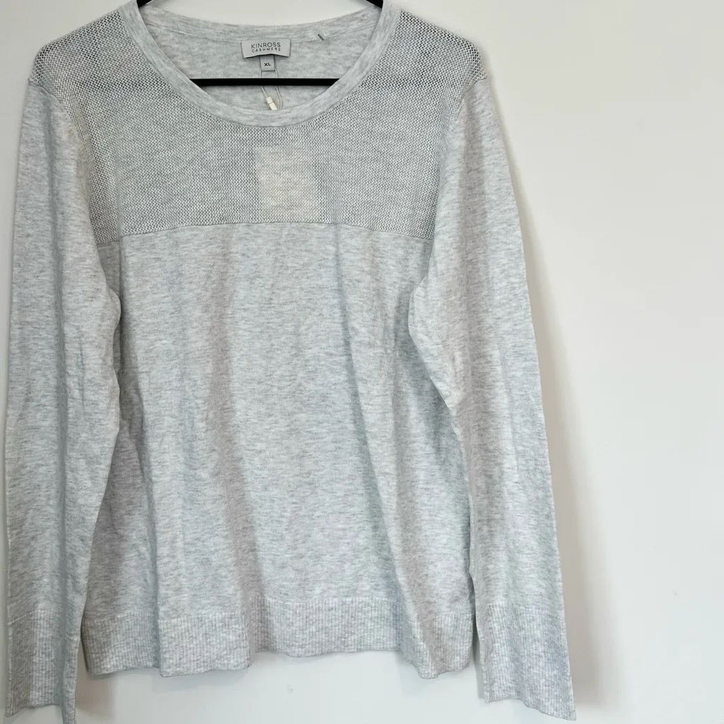 NWT Kinross Light Gray Cashmere Long Sleeve - Image 4