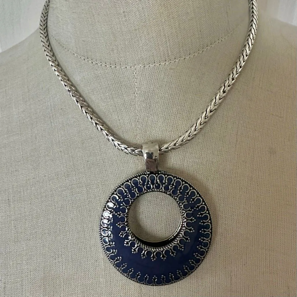 Premier Designs Reversible Moroccan Pendant Necklace Coral/Blue - Image 2