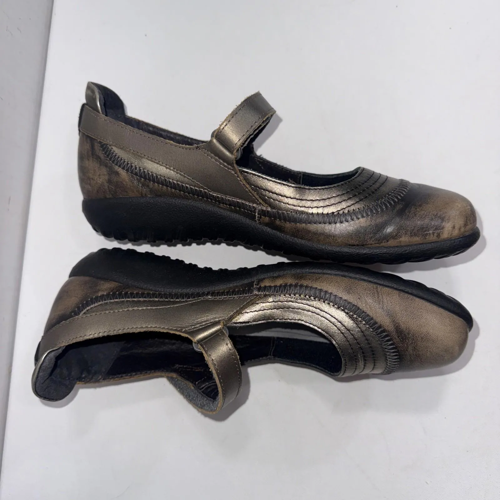 Naot Kirei Mary Jane Beige Metallic Minimalist Suede Leather Shoes Flats 39 Size 8 - Image 3