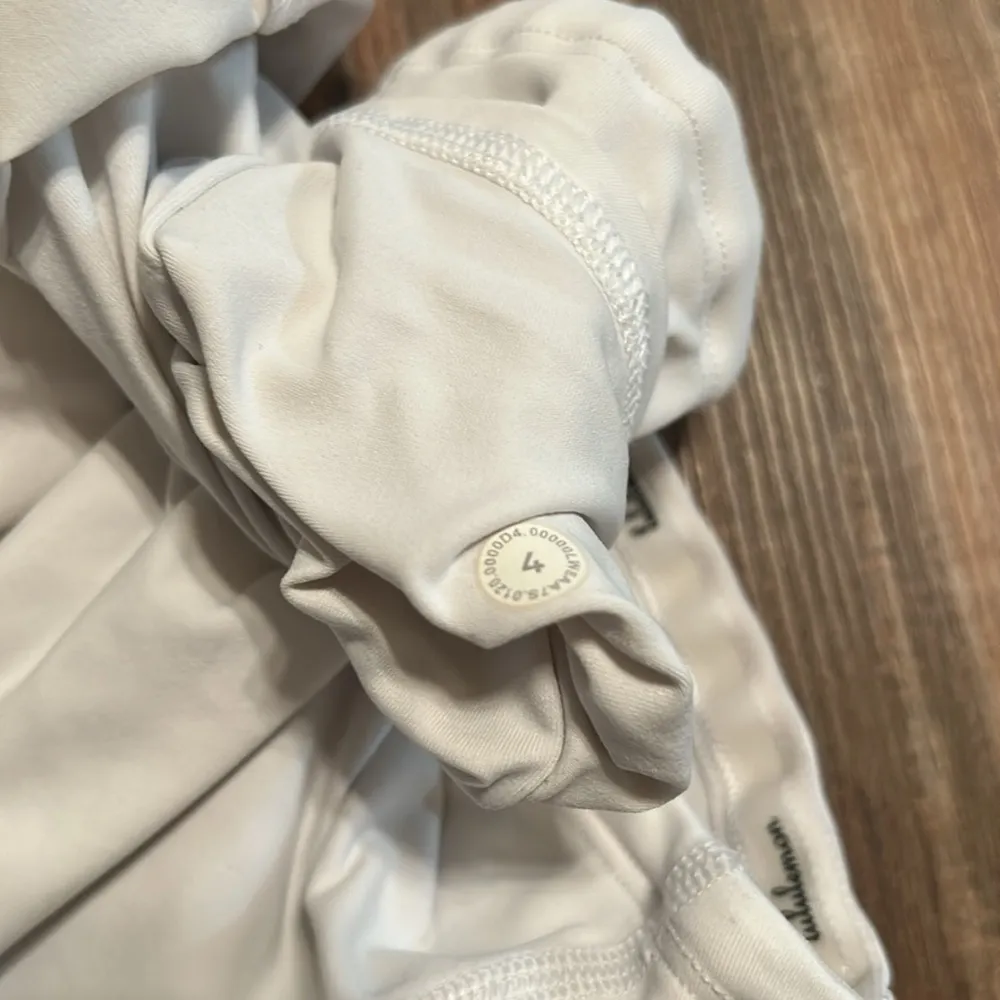 Lululemon Play Off The Pleats Skort White Size 4 Athletic Skirt with Shorts - Image 9