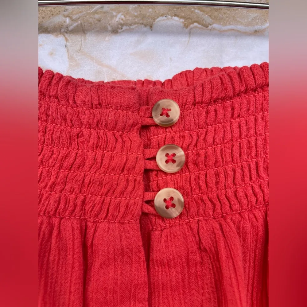 Mille resort and travel coral smocked waist button front midi skirt size medium Red - Image 5