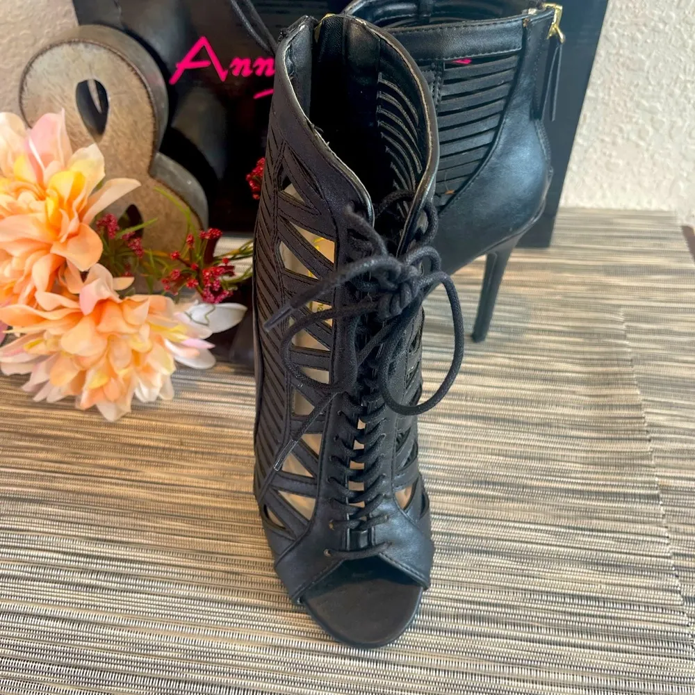 Anne Michelle Princess Sandals Stiletto Shoes For Women Size 5.5 - Image 2