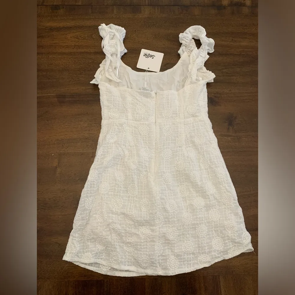 Selfie Leslie White Dress Annie Ruffle Shoulder Strap Mini Dress Medium New NWT - Image 3