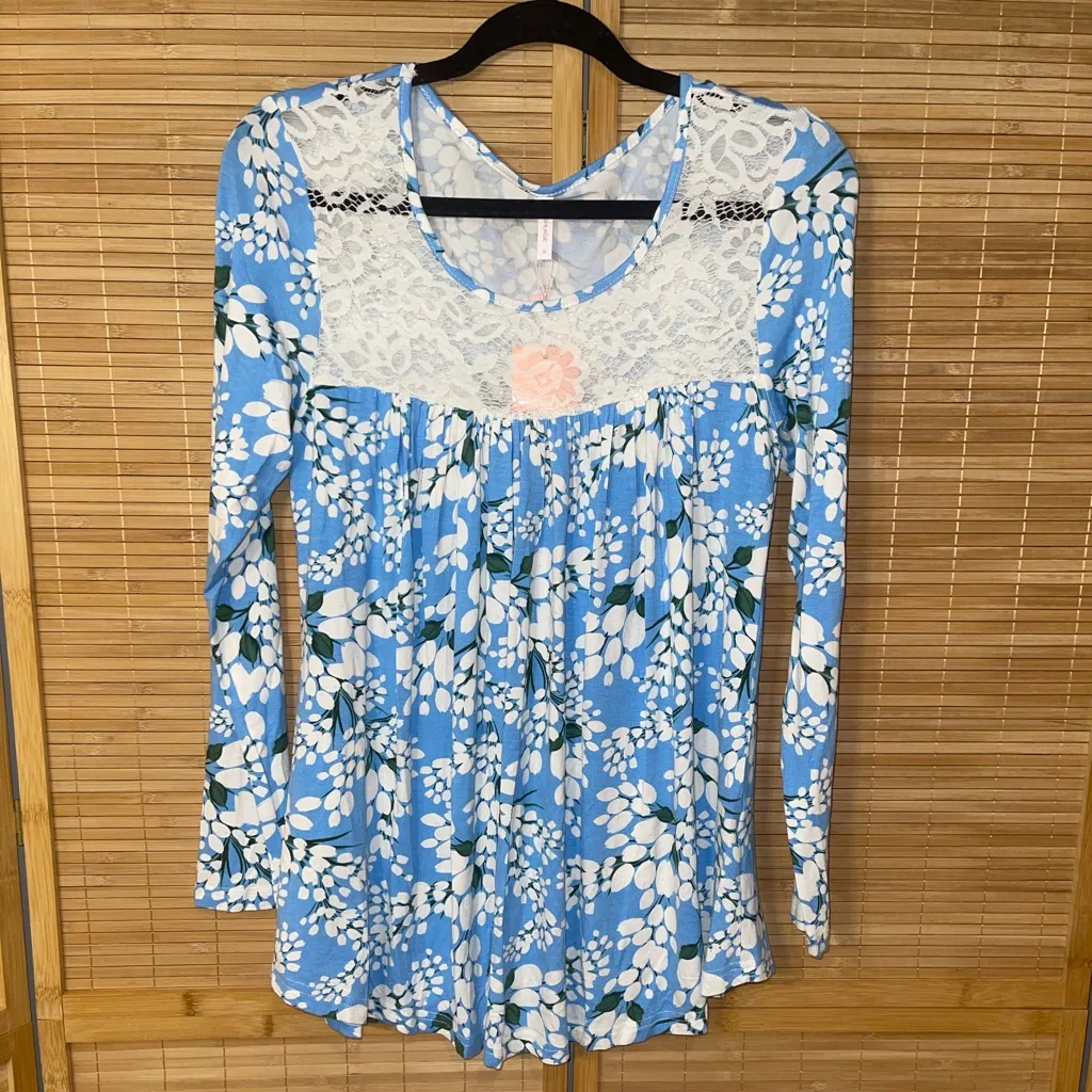 Bishuige blue lace floral long sleeve blouse feminine shirt top NWT medium White - Image 4
