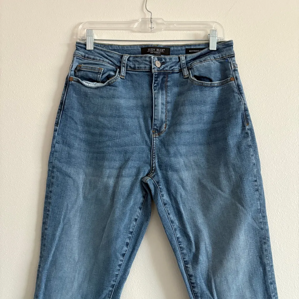 JUDY BLUE HIGH WAIST VINTAGE WASH BOYFRIEND FIT 11/30 - Image 4