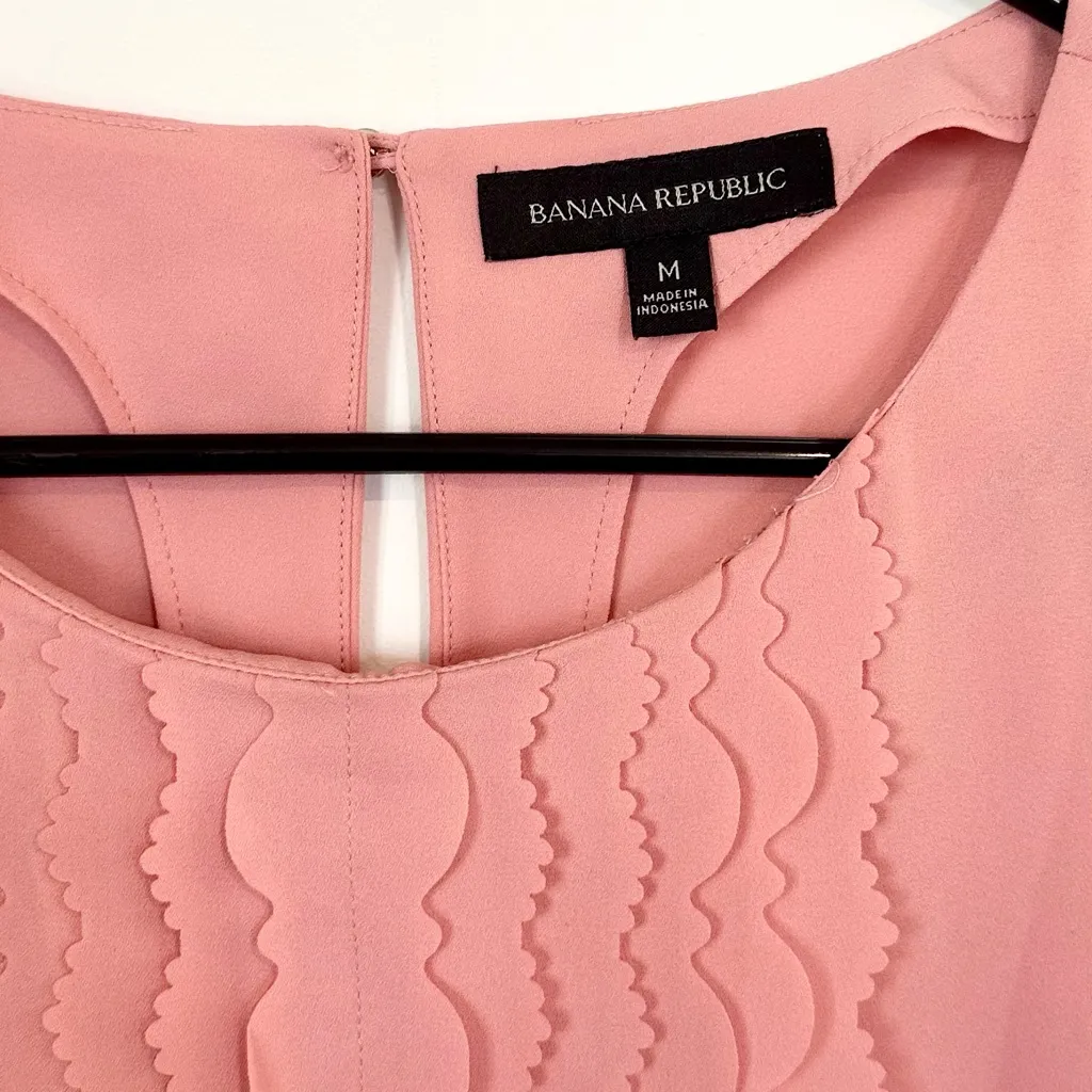 Banana Republic Dusty Rose Sleeveless Blouse - Size: Medium - Image 2