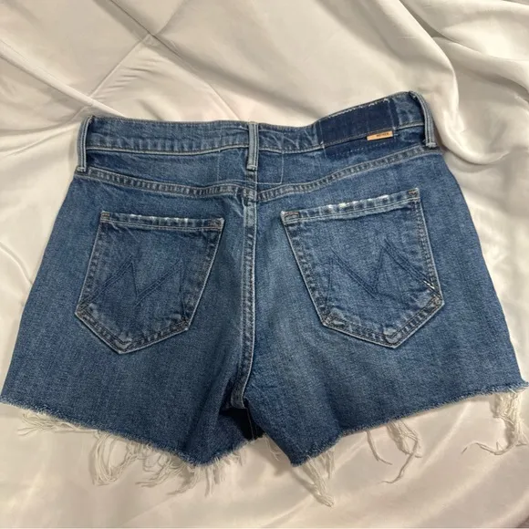 NWOT MOTHER SUPERIOR THE DUTCHIE SHORT FRAY IN Running with scissors Size 24 Blue - Image 2