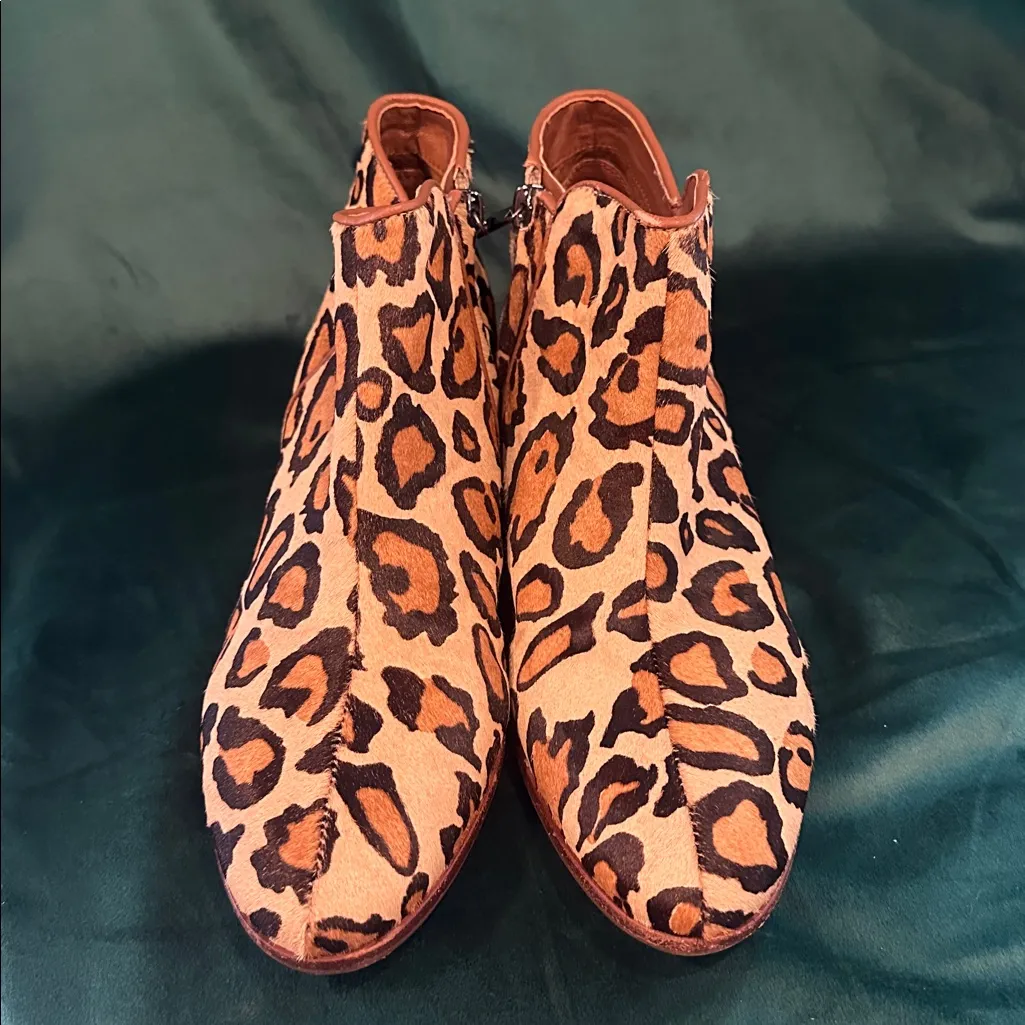 Sam Edelman leopard booties size 7.5 - Image 2