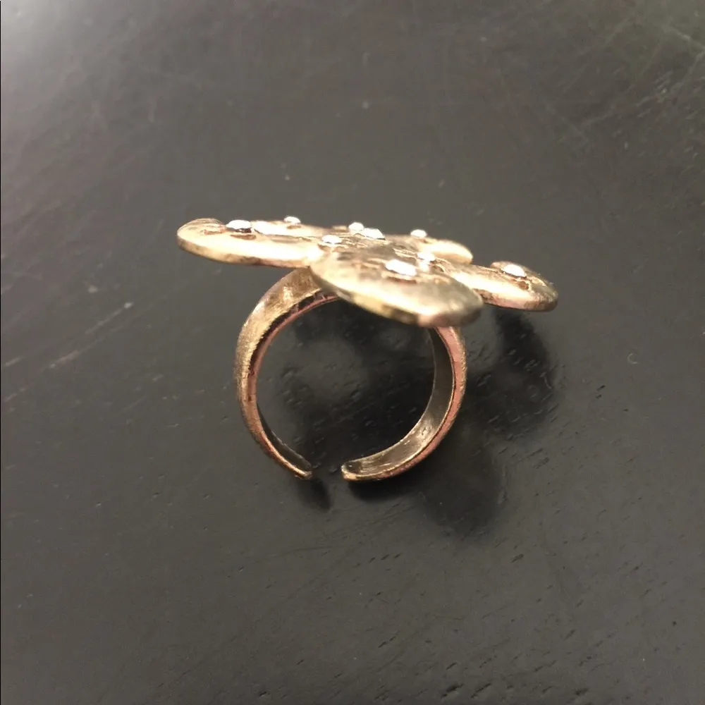 Fleur de lis ring Gold - Image 2