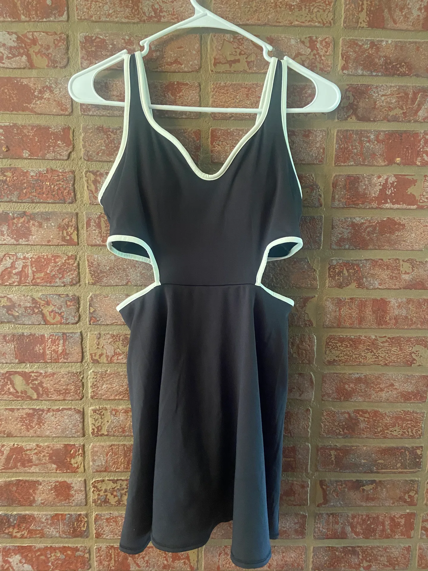 Old Navy Cutout Workout Dress - Image 4