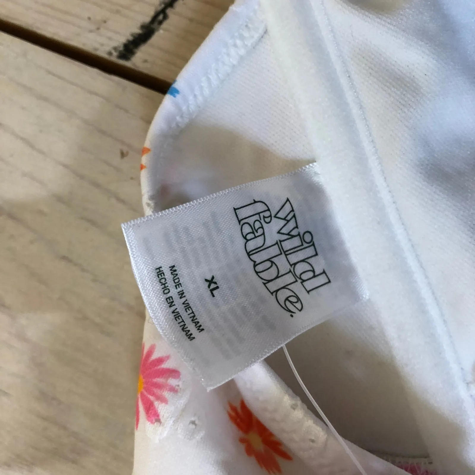 Wild Fable NWT Women's Floral Eyelet Lettuce Edge Bandeau Bikini Top XL (16) - Image 7