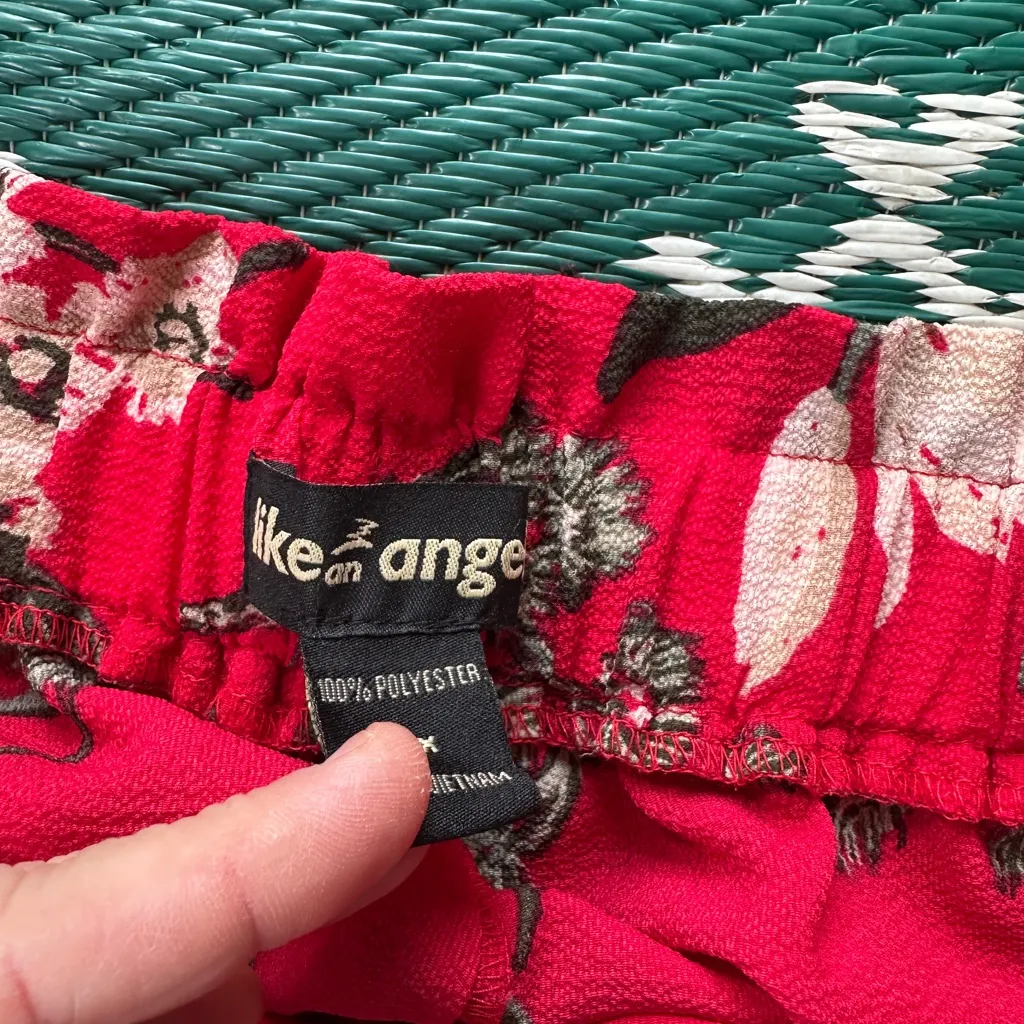 an Angel Red Floral Culotte Pants 3X Wide Leg Cropped - Image 3