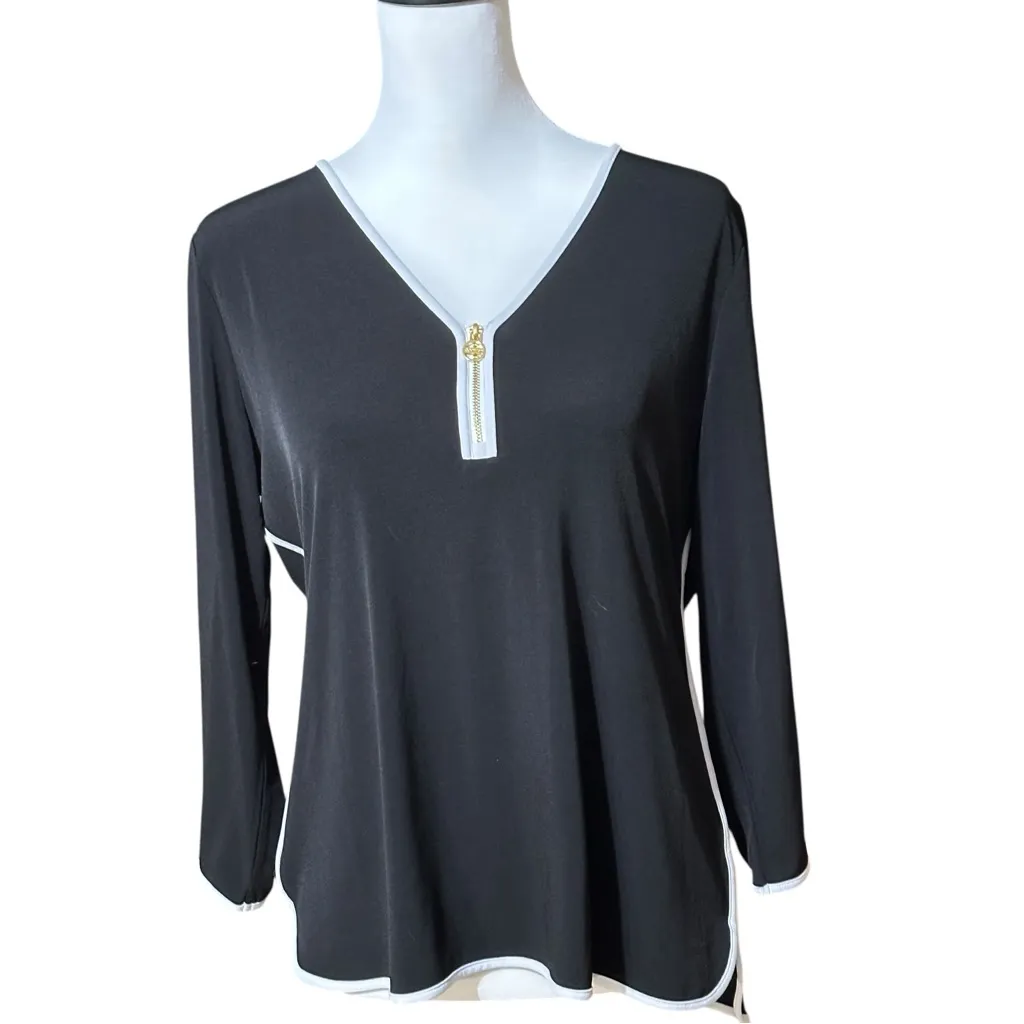 Calvin Klein Black White V-Neck Top Size Medium - Image 6