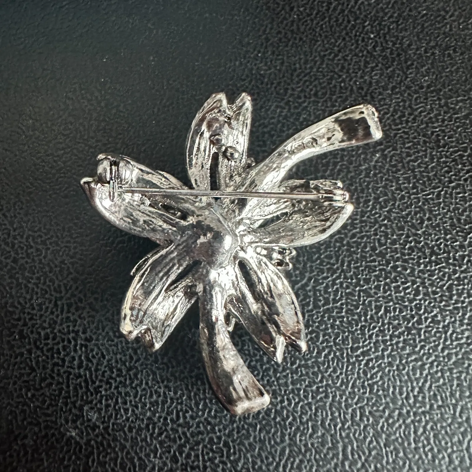 Vintage Rhinestone Statement Bow Brooch Silver Bridal Pin - Image 2