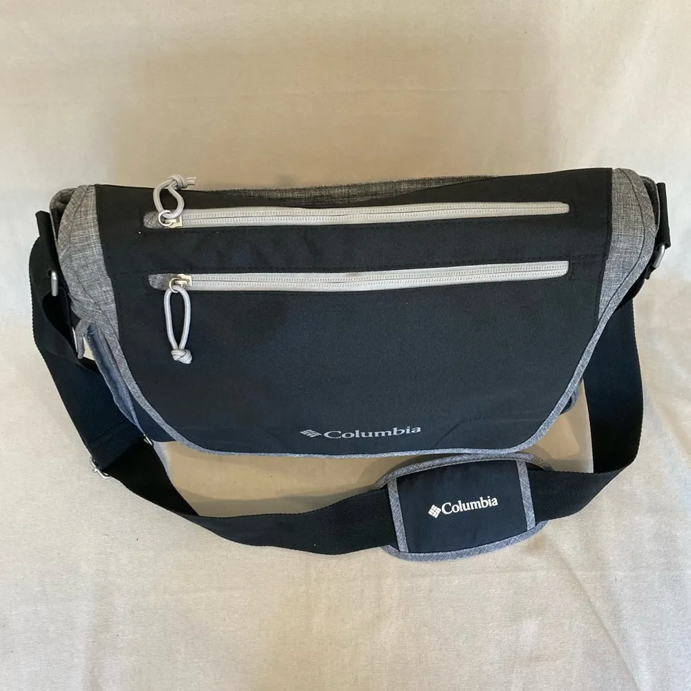 Columbia Diaper Bag “Solar Ridge” Messenger Style Bag w/ Insulated Compartment - Image 7