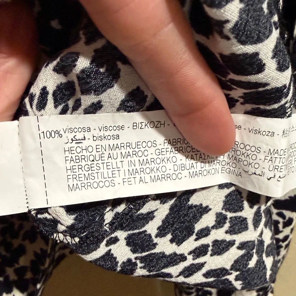 Zara black and cream animal print puff sleeve mock neck blouse Size Small - Image 5