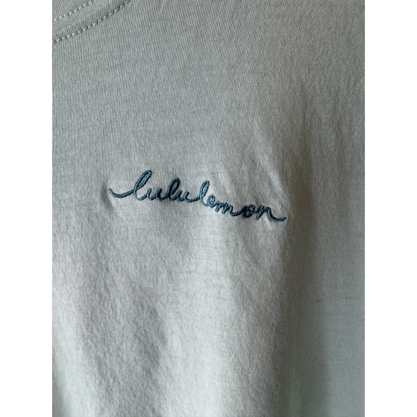 Lululemon Roll-up Short Sleeves T-Shirt in Pale Blue Size M - Image 2