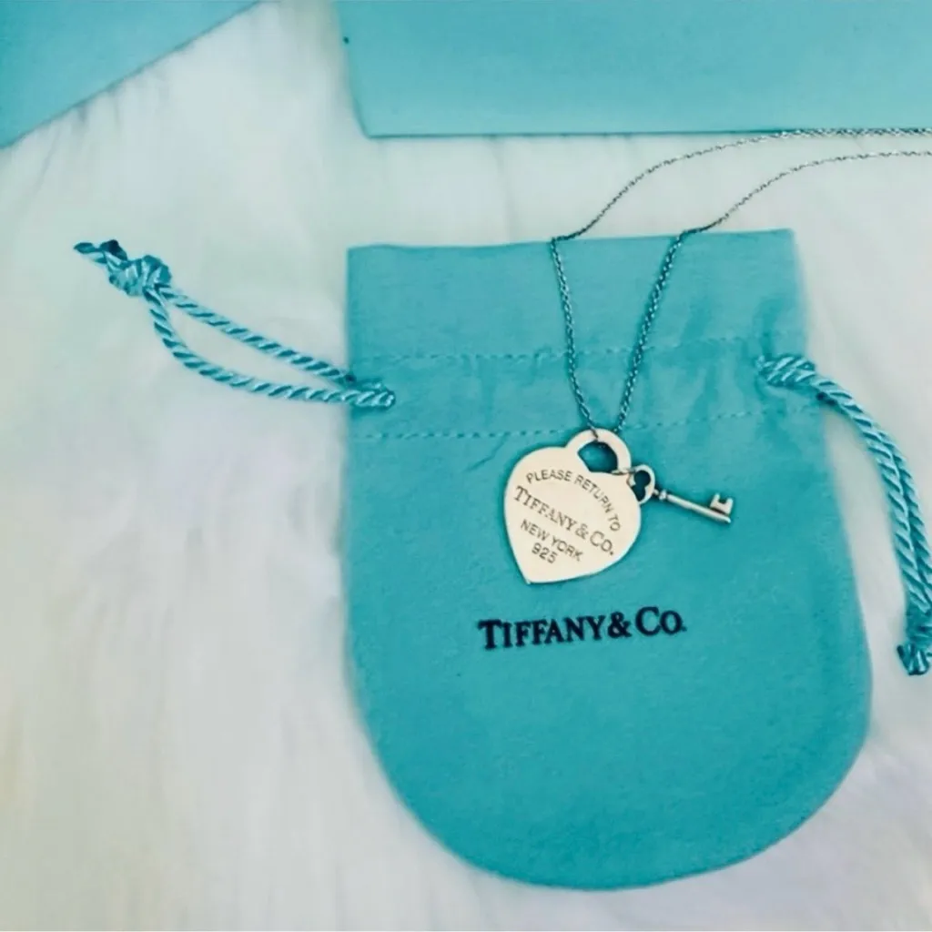Authenticated Tiffany & Co. Return to Tiffany Heart Tag Key Necklace Pendant 18” - Image 12