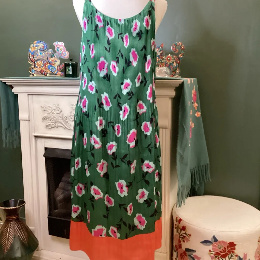 Anthropologie Green Dress with‎ Pink Floral Detail - Image 2
