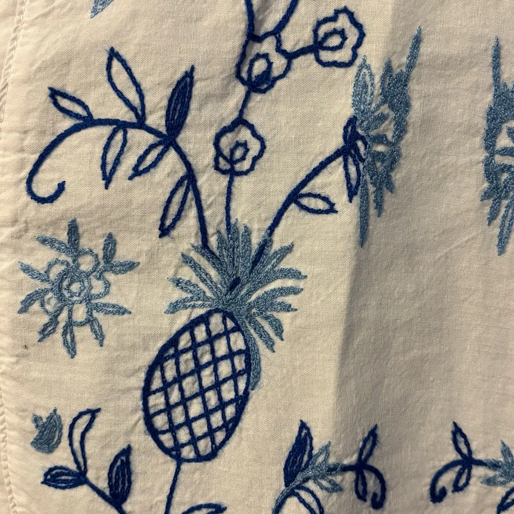 Adore White Fabric Label Size M - Image 9