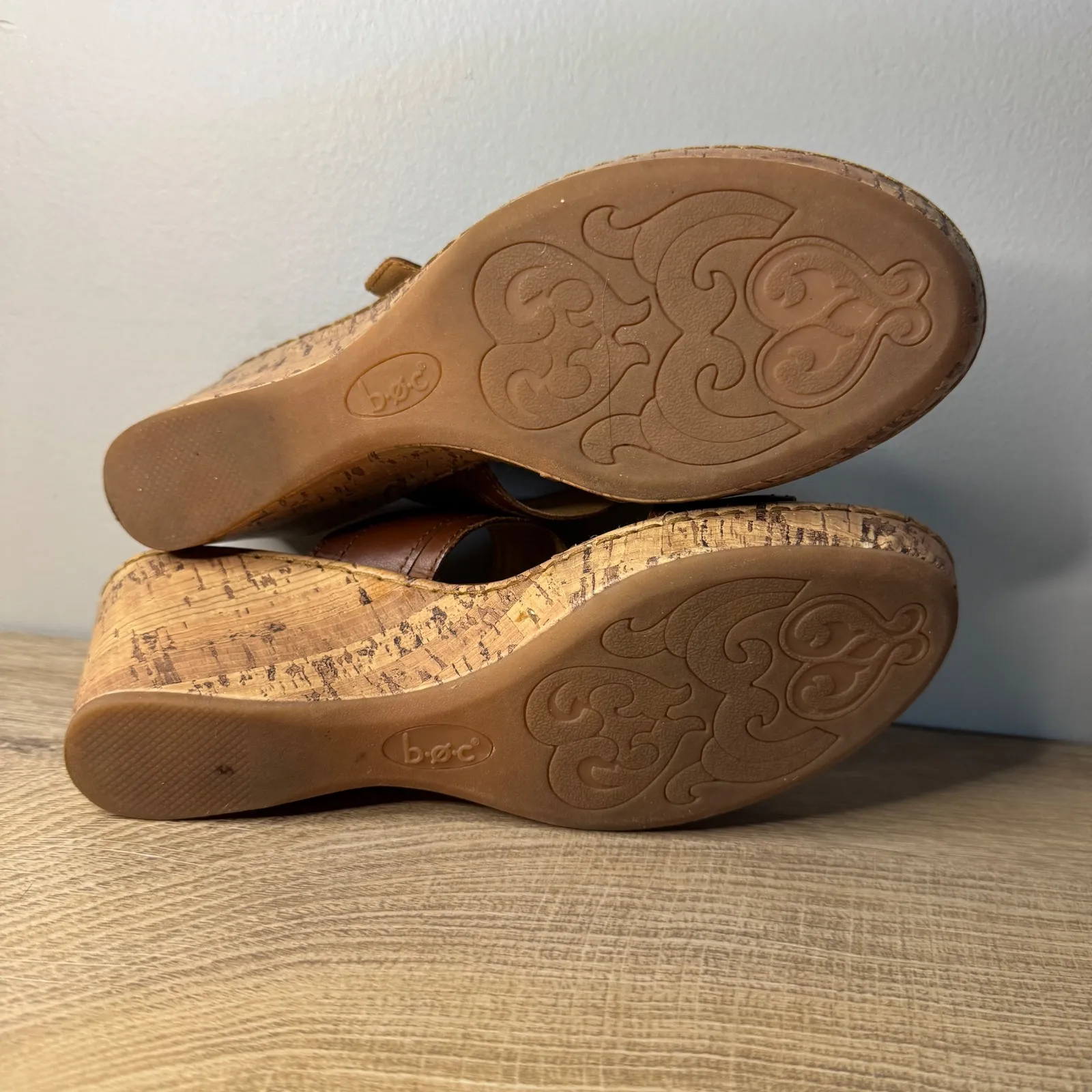 BOC Born Concepts Brown Leather Wedge Sandals Buckle Detail‎ Comfortable Size 8M - Image 7