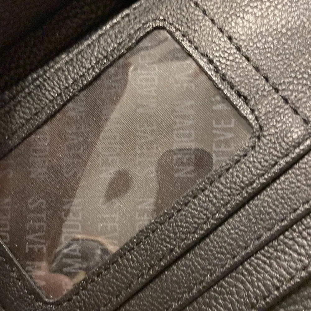 Steve Madden Wristlet size 8” long wide 5” excellent condition - Image 8