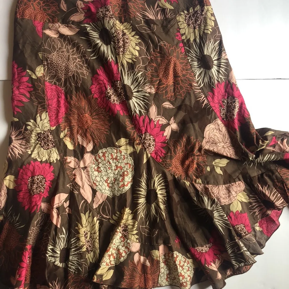 Full floral ruffled skirt - Image 9