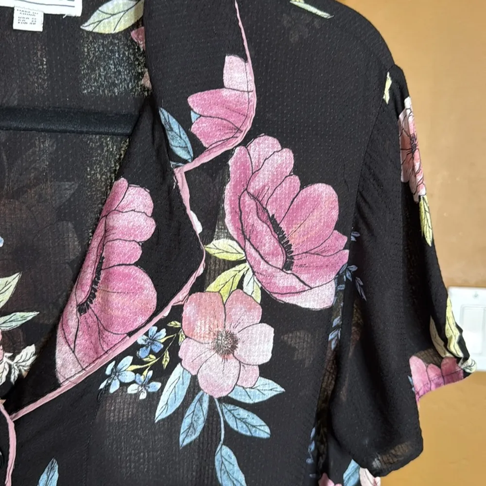PJ Salvage Black Floral Blouse Size Medium - Image 4