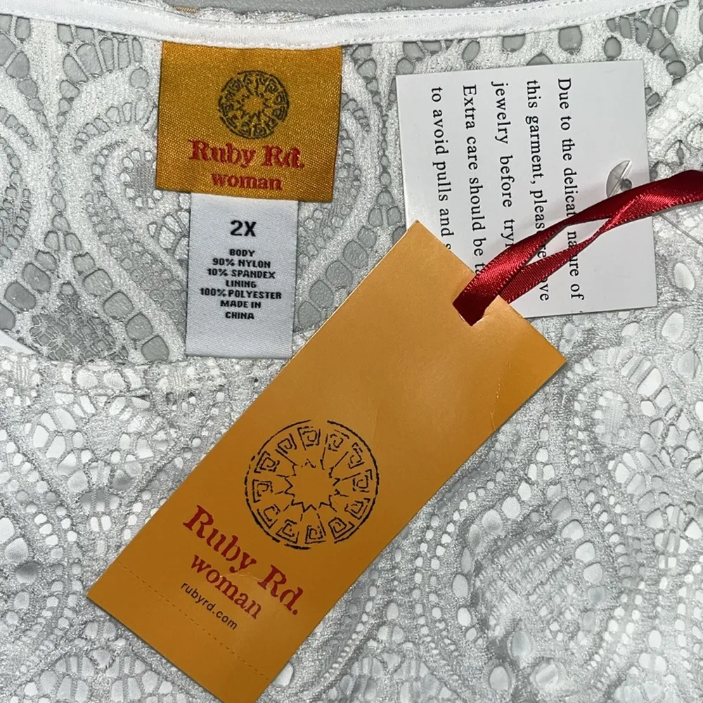 Ruby Rd. Woman NWT Size 2X White Lace Overlay Blouse & Tank Top - Image 5