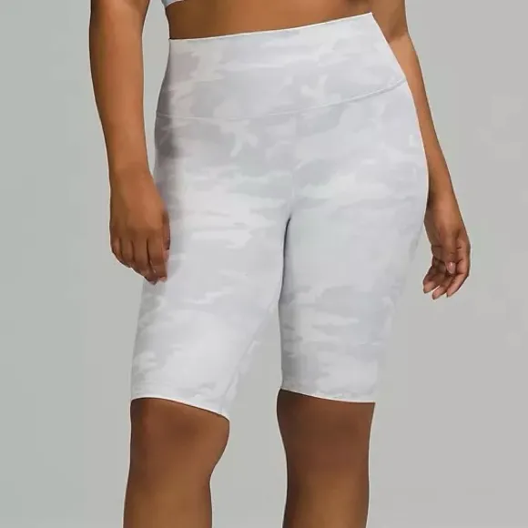 LULULEMON Wunder Under HR 10” Shorts Incognito Camo Jacquard Alpine White Size 4 - Image 3